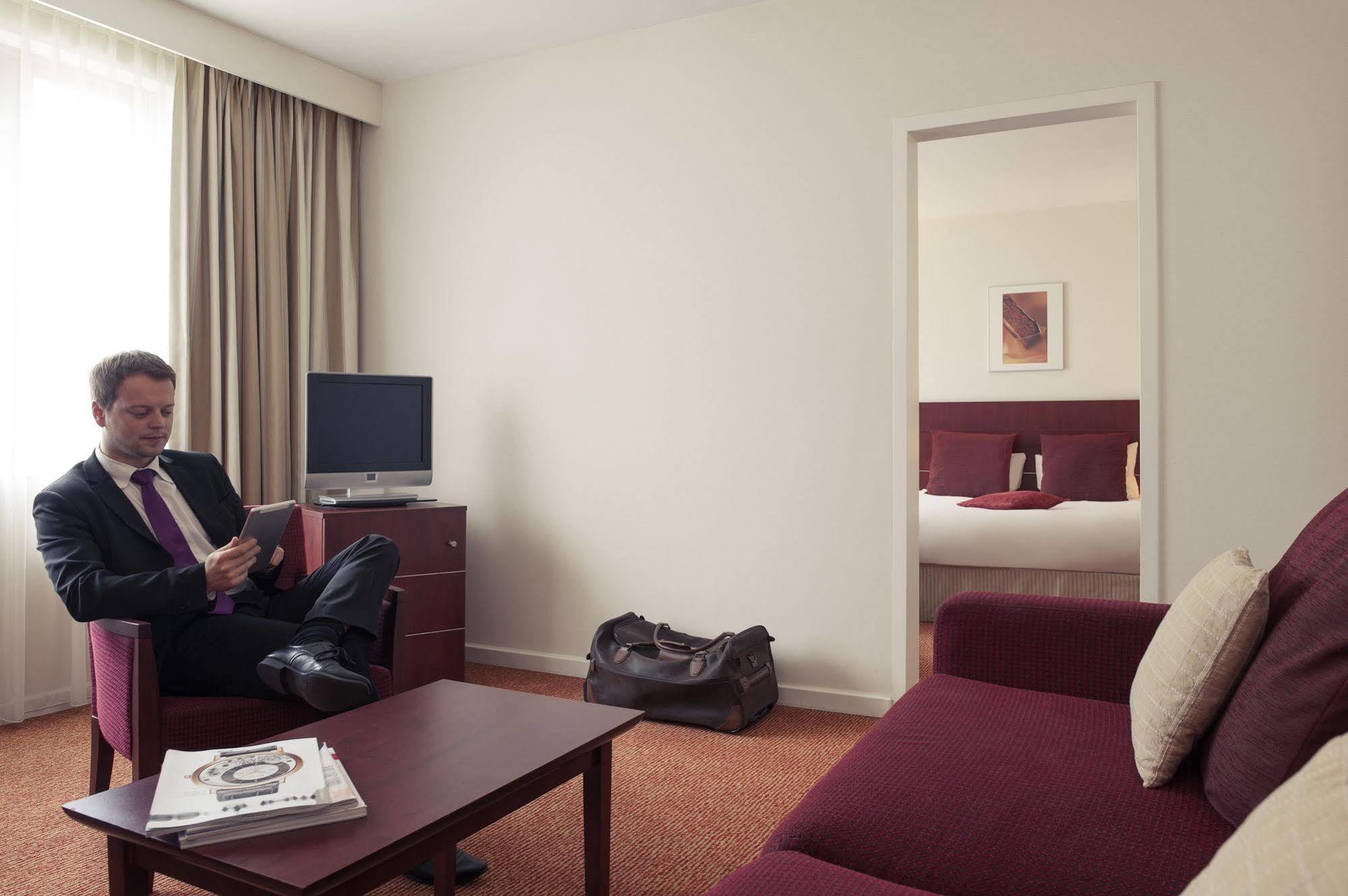 Mercure Hotel Brussels Airport Дігем Екстер'єр фото